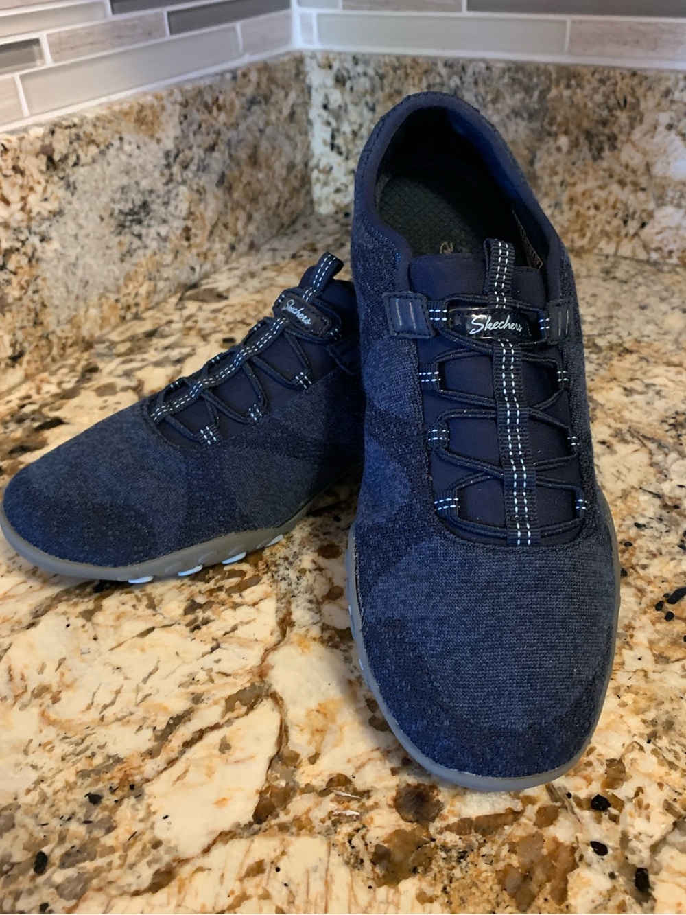 Skechers blue memory foam slip on tennis shoes size 8 - Picture 2 of 12